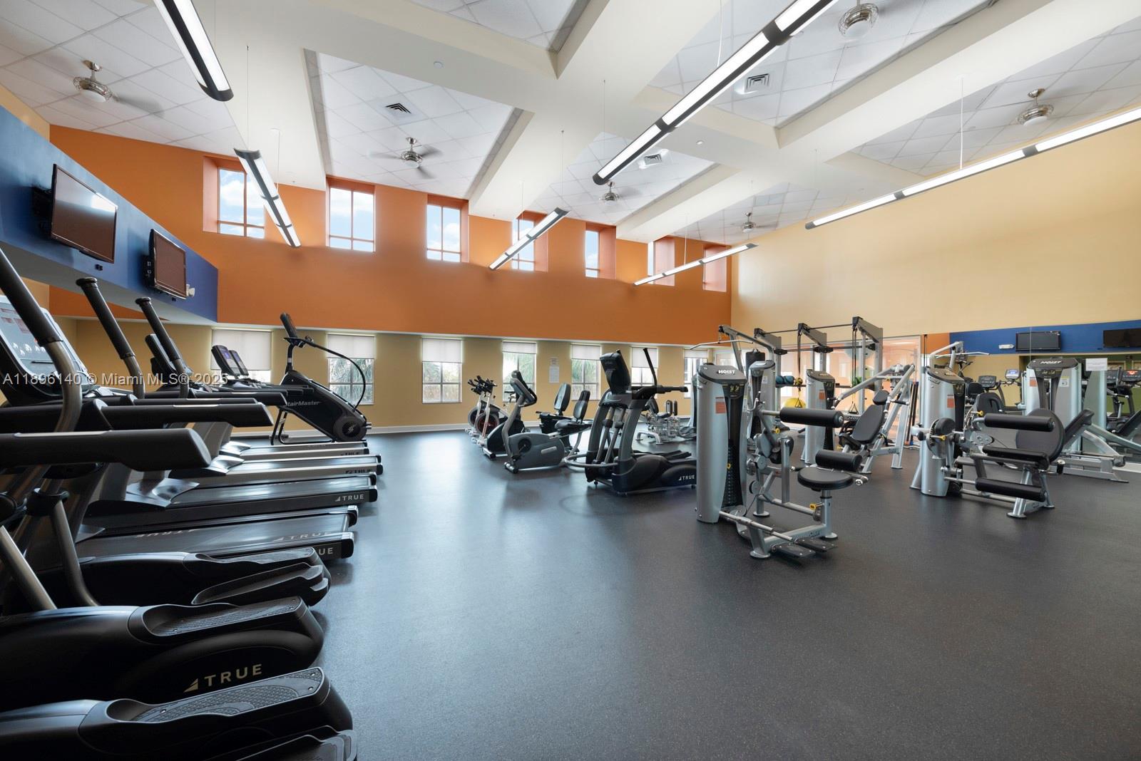 TOSCANO CONDO - Residential