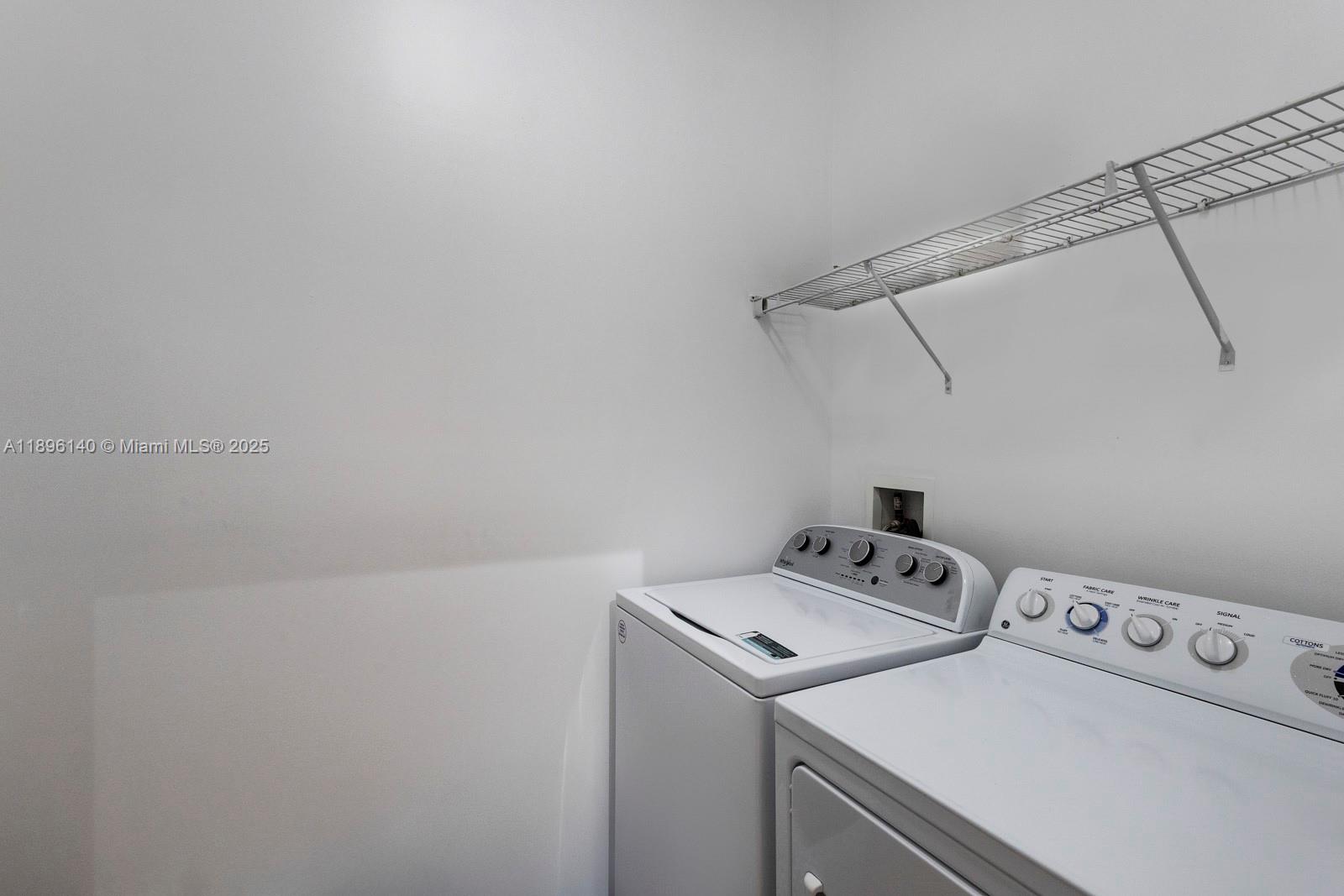 TOSCANO CONDO - Residential