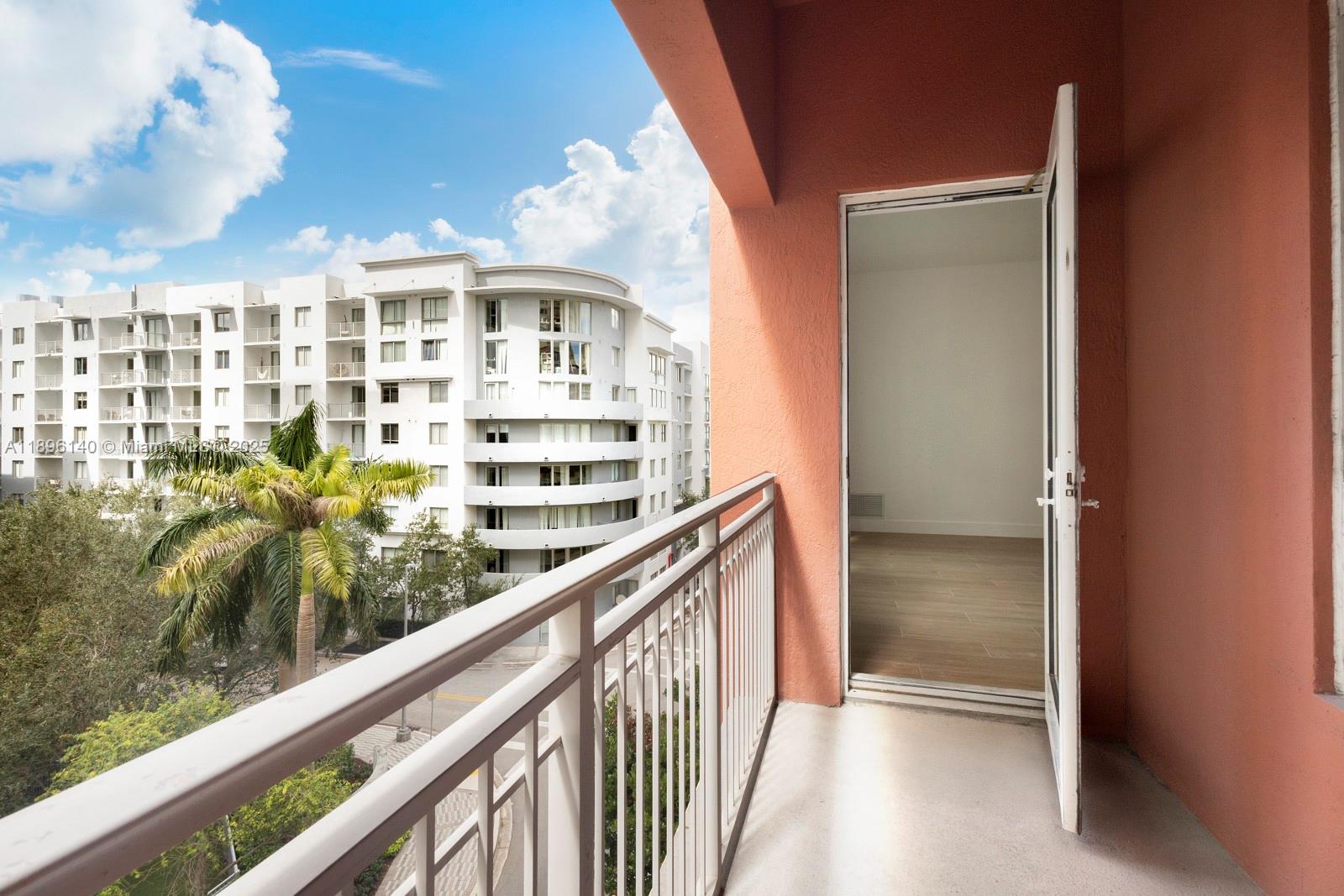 TOSCANO CONDO - Residential