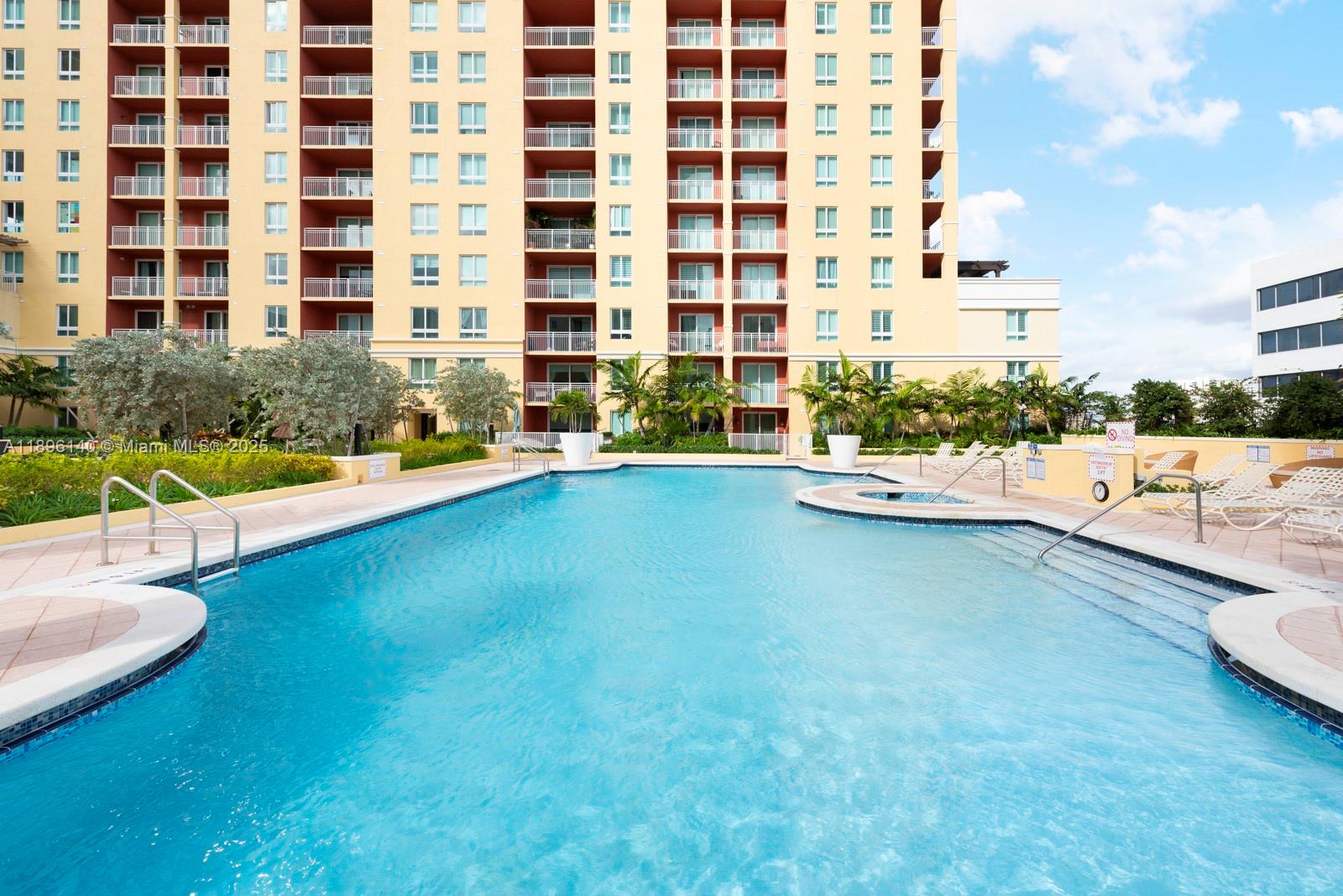 TOSCANO CONDO - Residential
