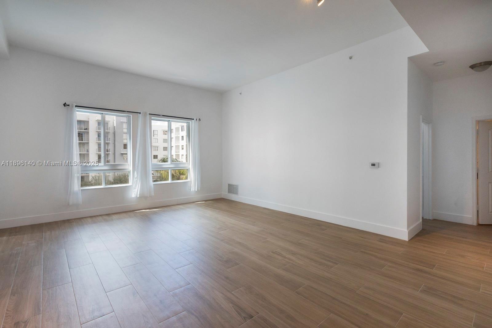 TOSCANO CONDO - Residential