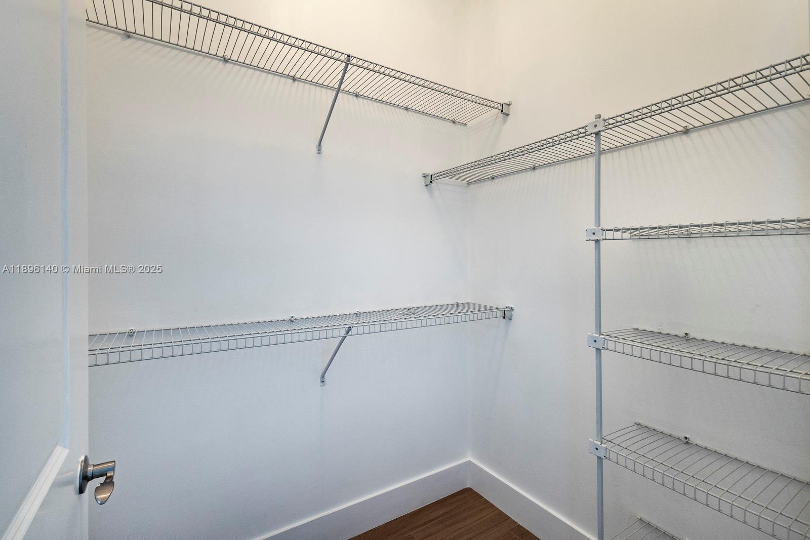 TOSCANO CONDO - Residential