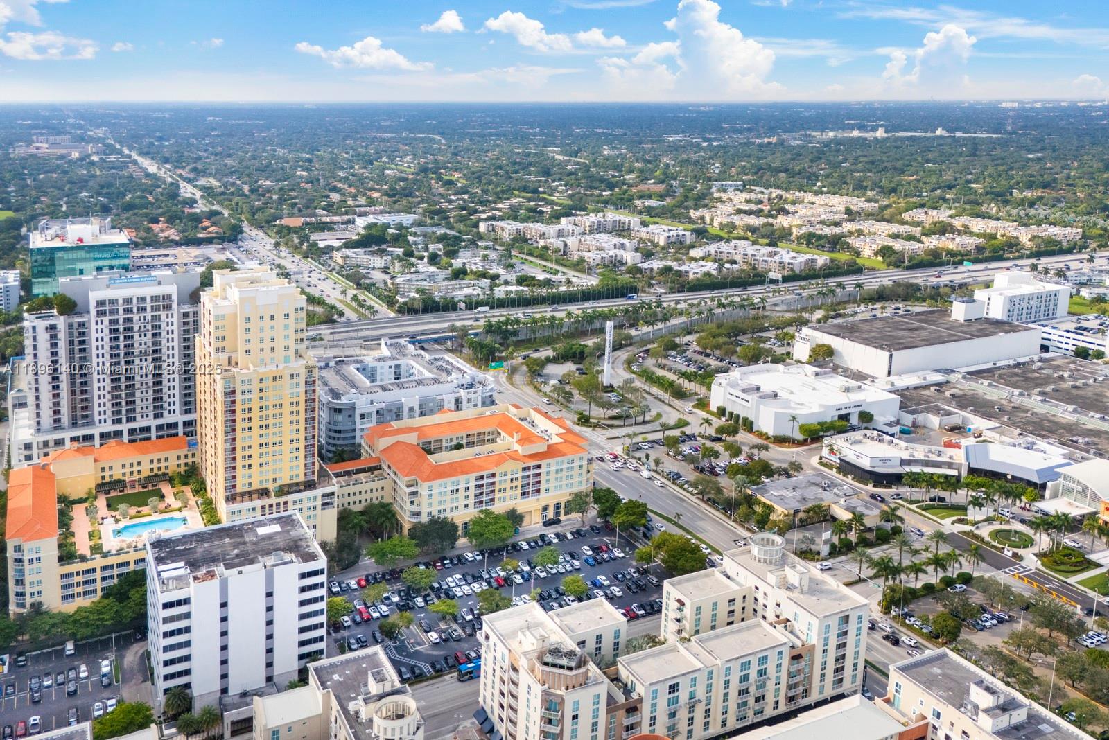 TOSCANO CONDO - Residential