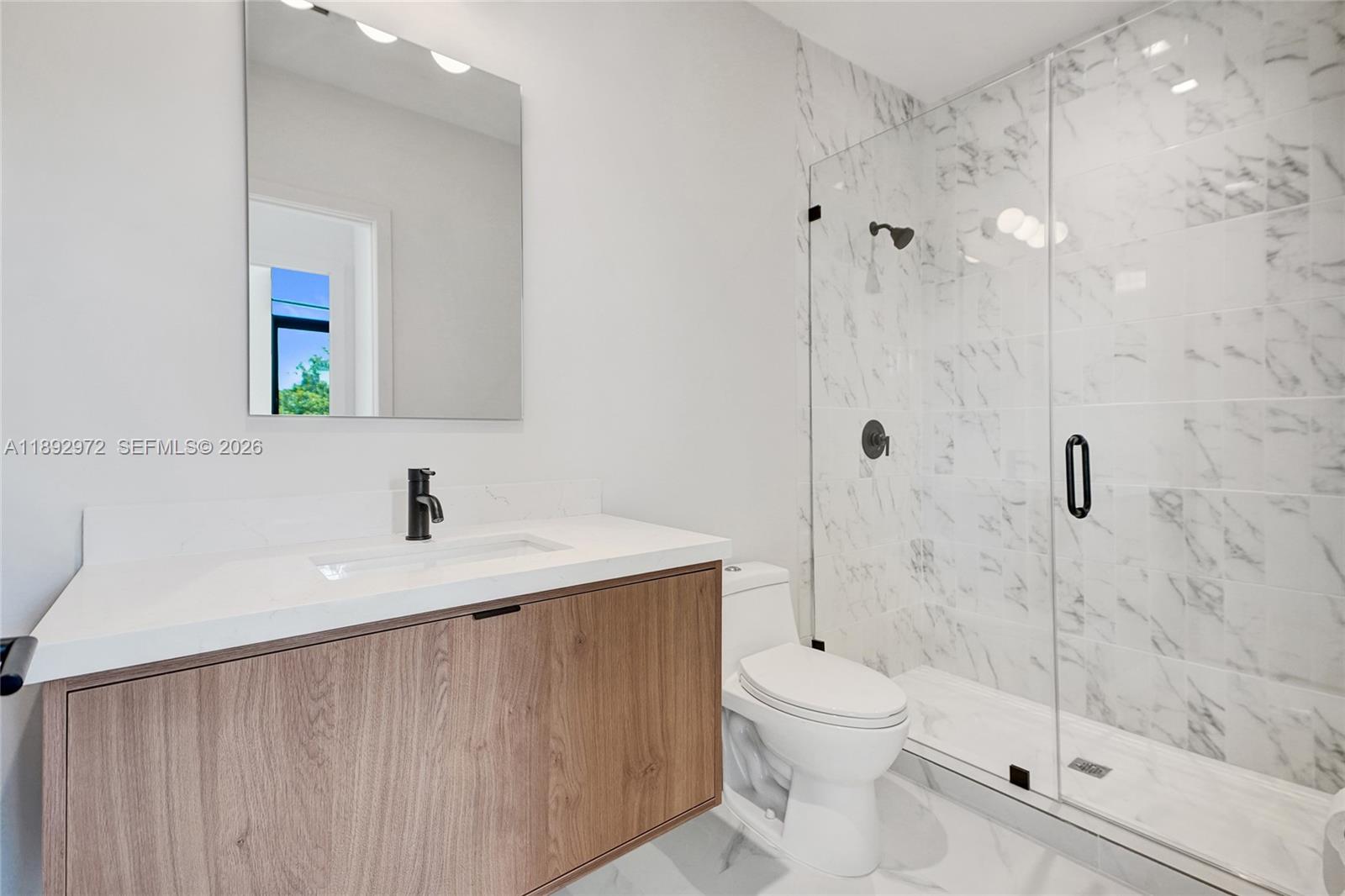 LC WHITES - Residential