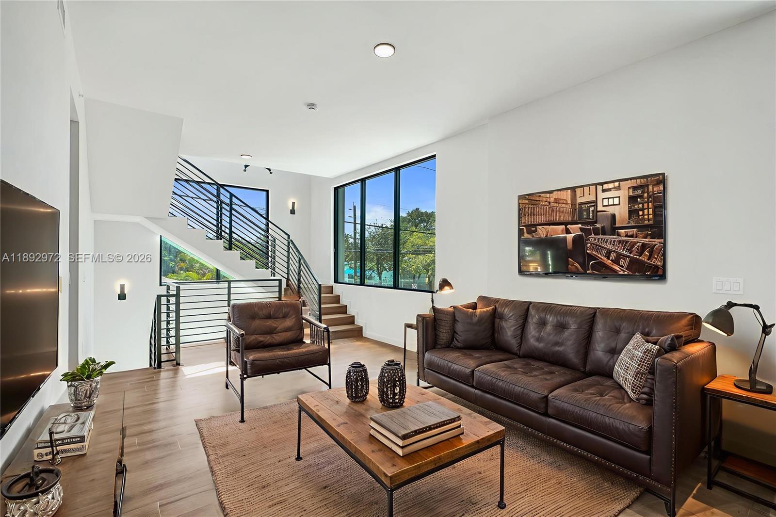 LC WHITES - Residential