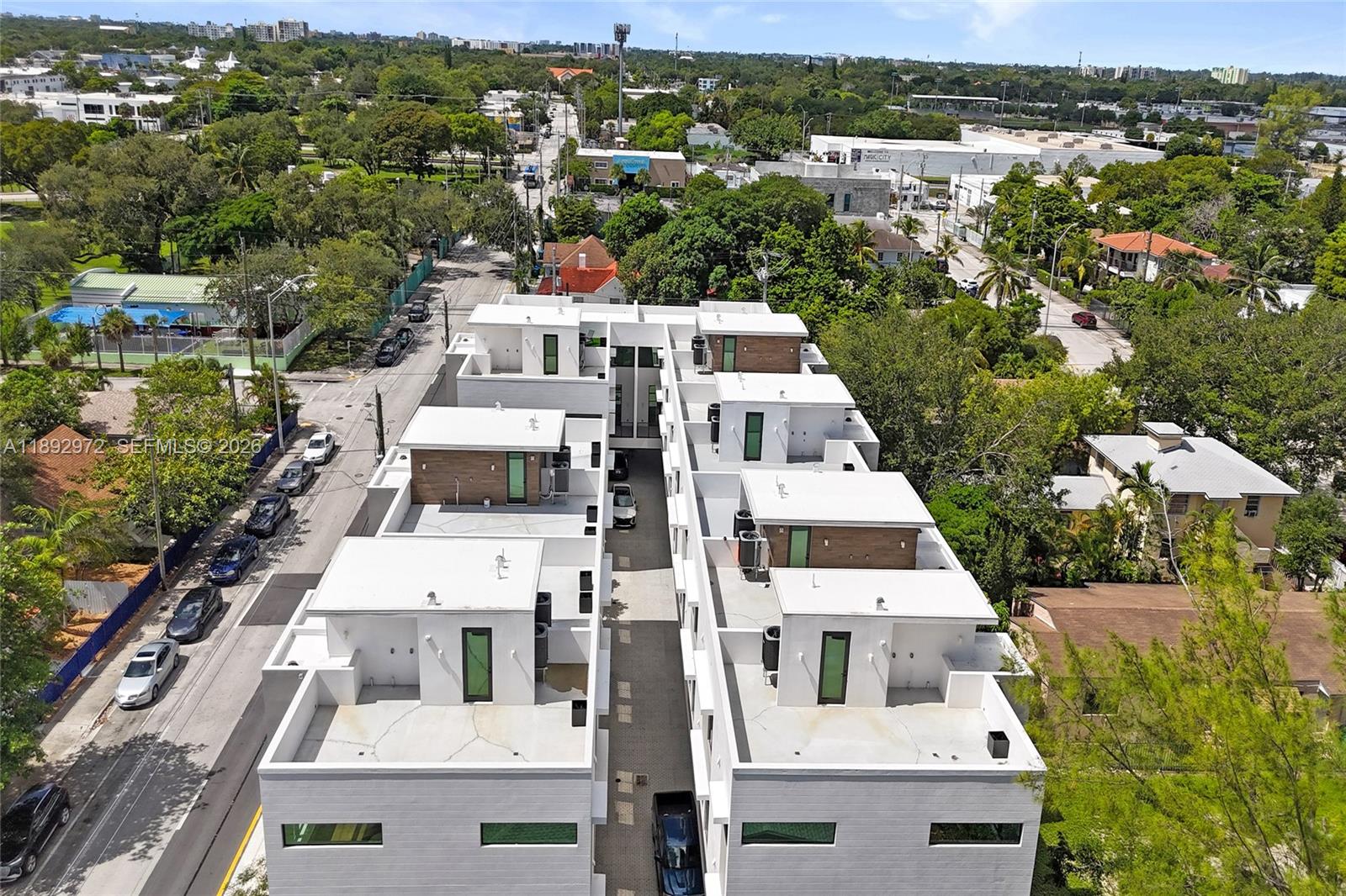 LC WHITES - Residential