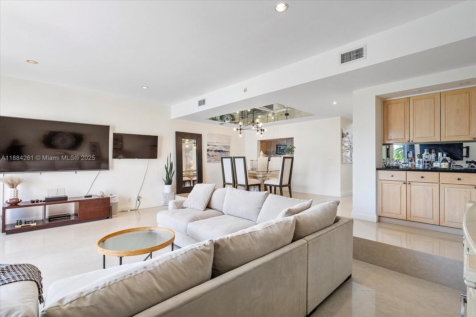 TOWNHOMES OF PORTSVIEW CO - Residential