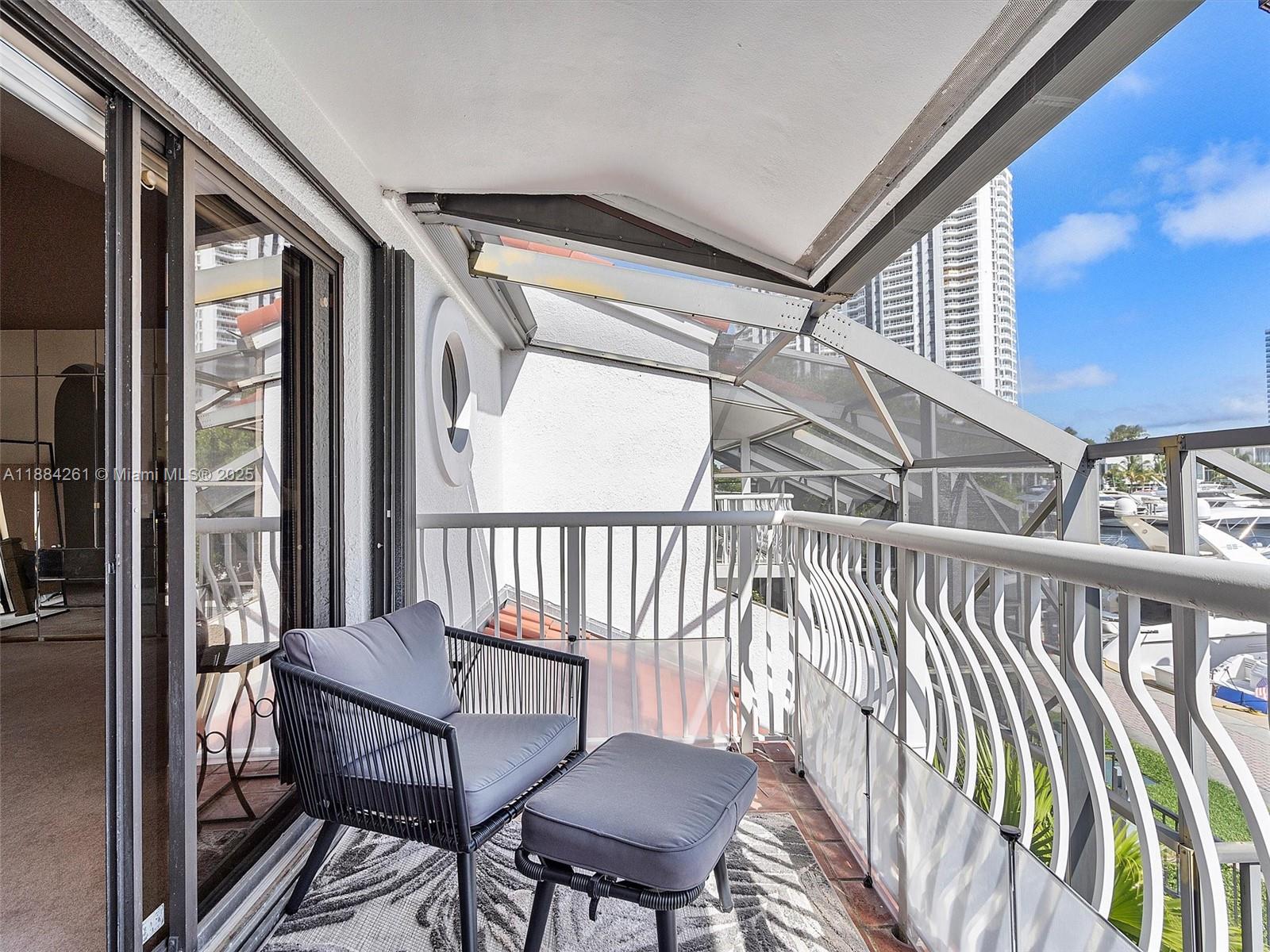 TOWNHOMES OF PORTSVIEW CO - Residential