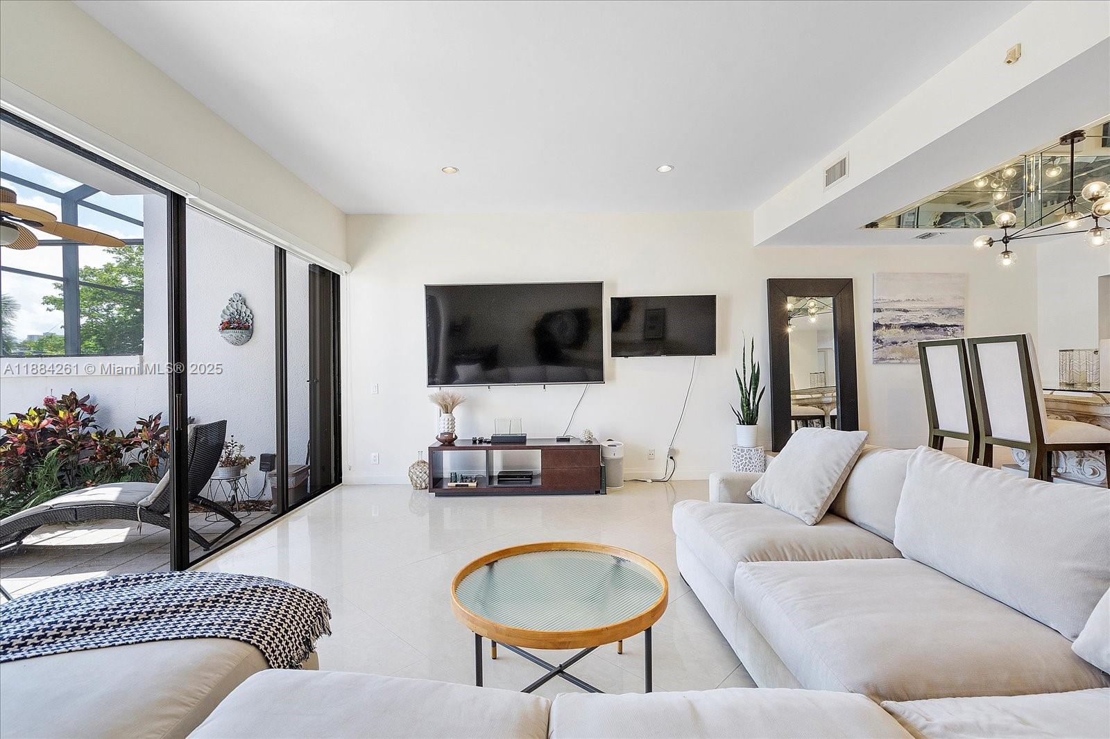 TOWNHOMES OF PORTSVIEW CO - Residential