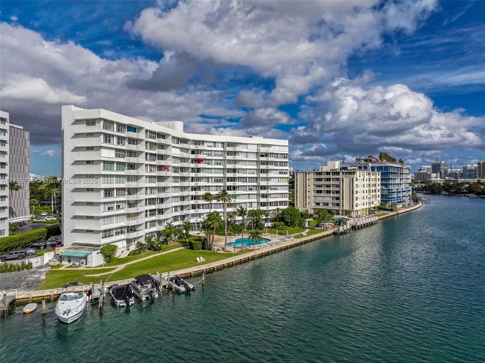 MEDITERRANEAN APARTMENTS - Residential