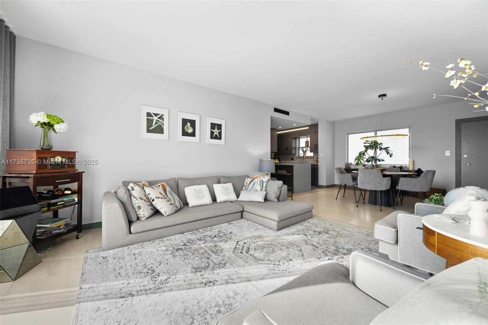 9101 E Bay Harbor Dr 405
