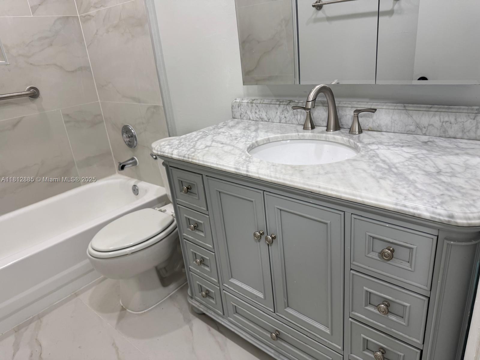 HOLLYWOOD - Residential Lease