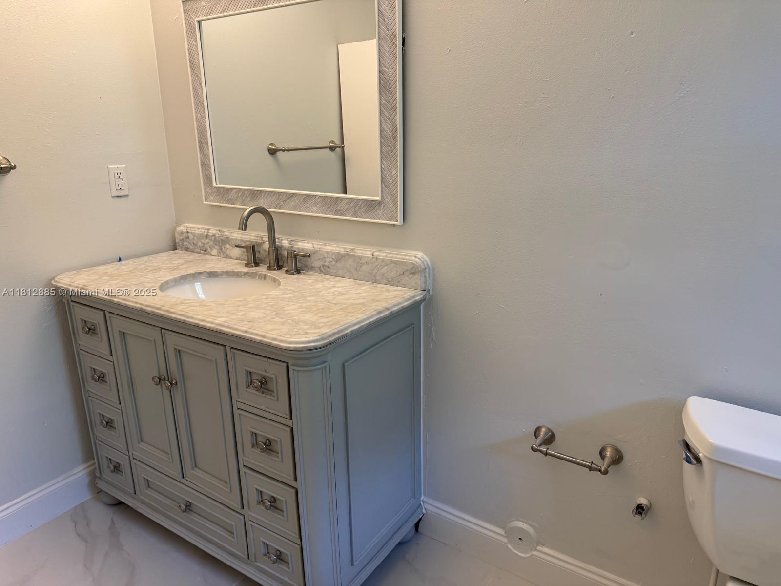 HOLLYWOOD - Residential Lease