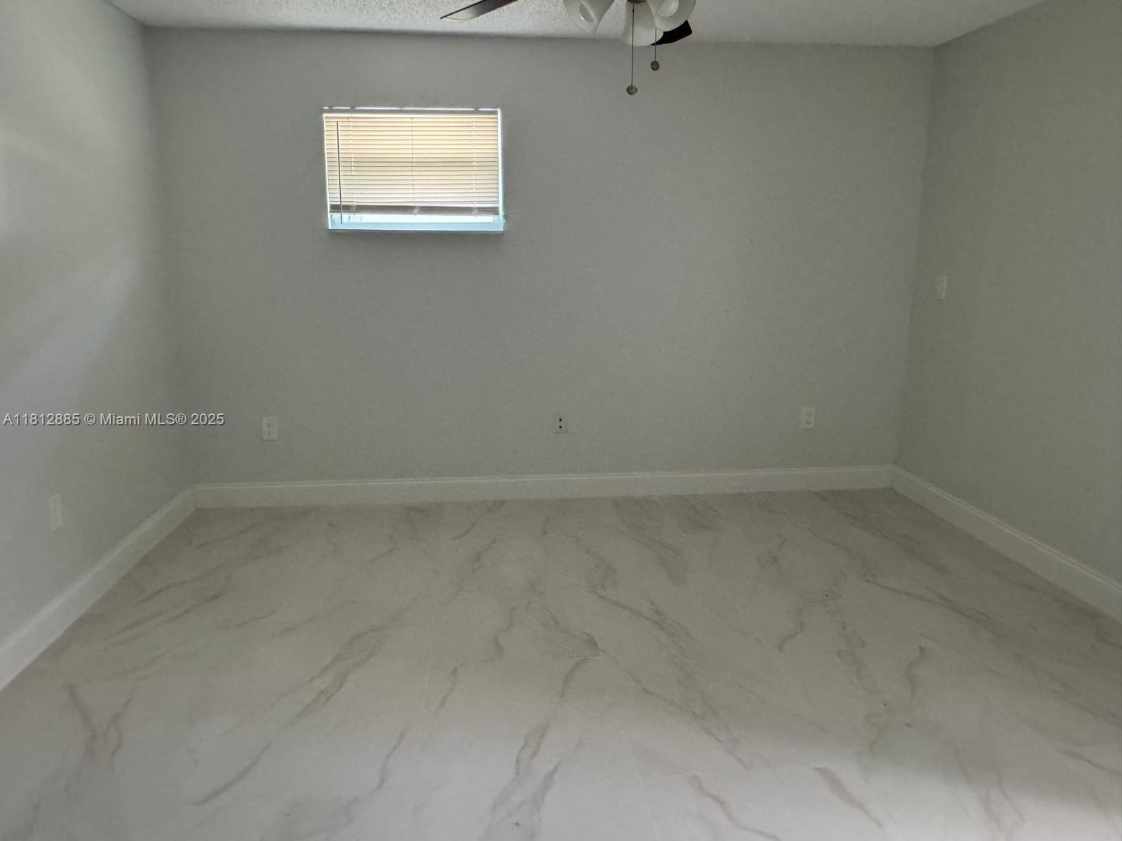 HOLLYWOOD - Residential Lease