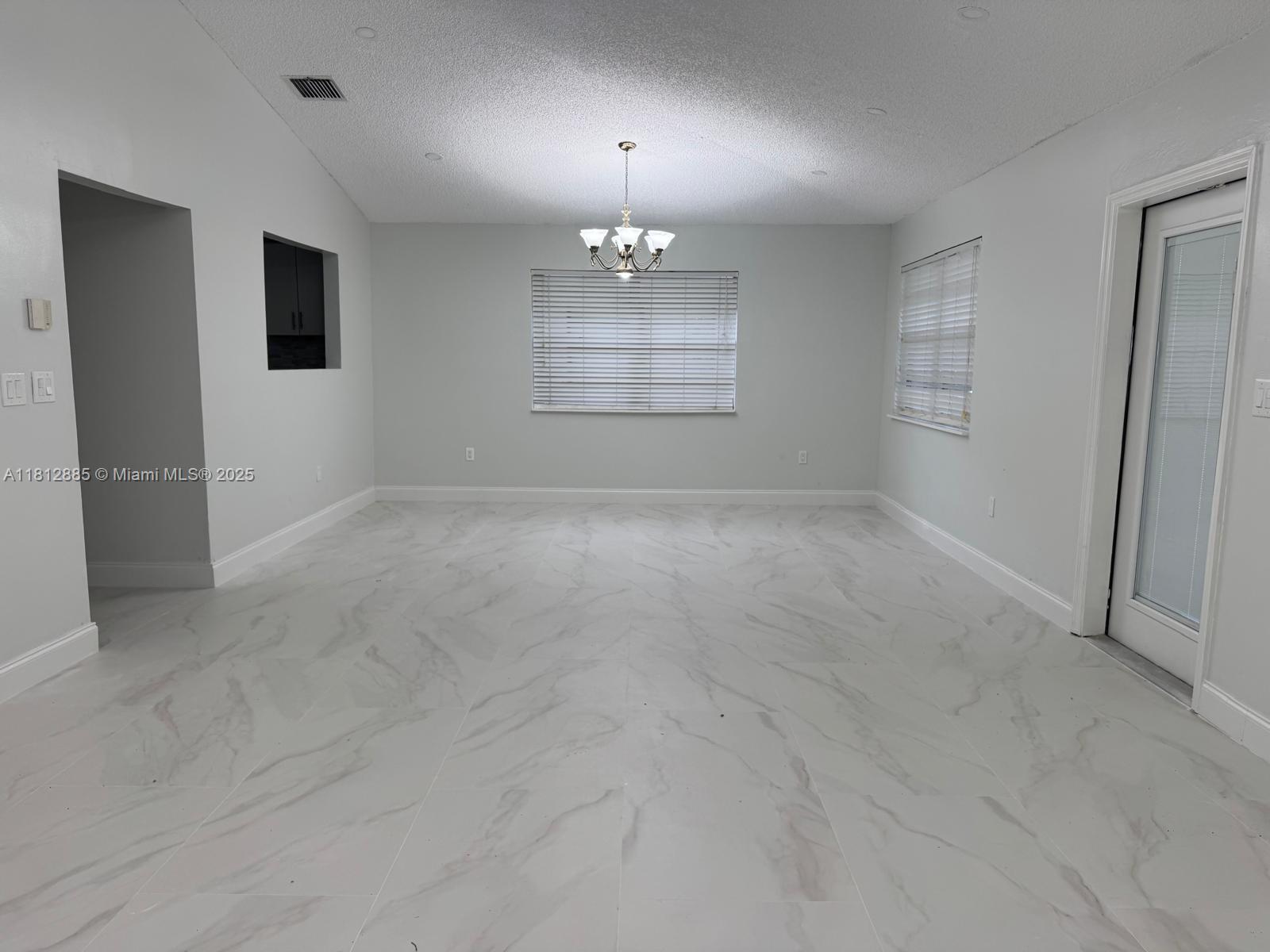 HOLLYWOOD - Residential Lease