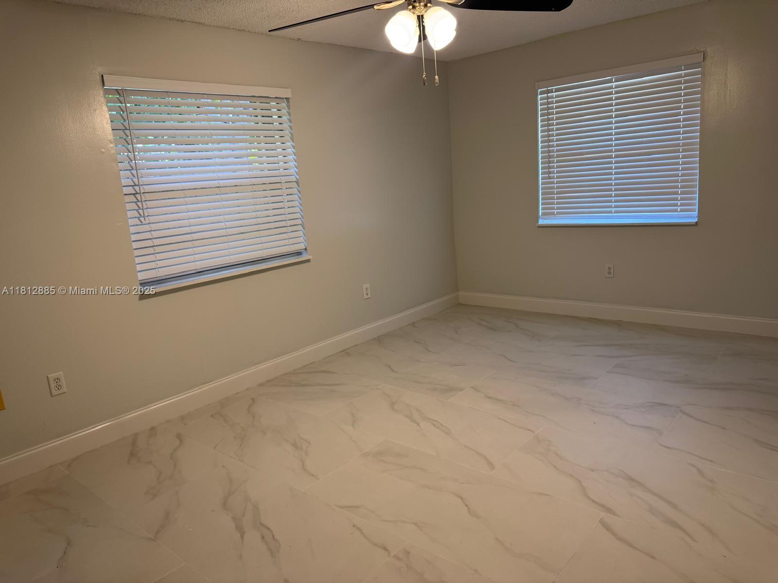 HOLLYWOOD - Residential Lease