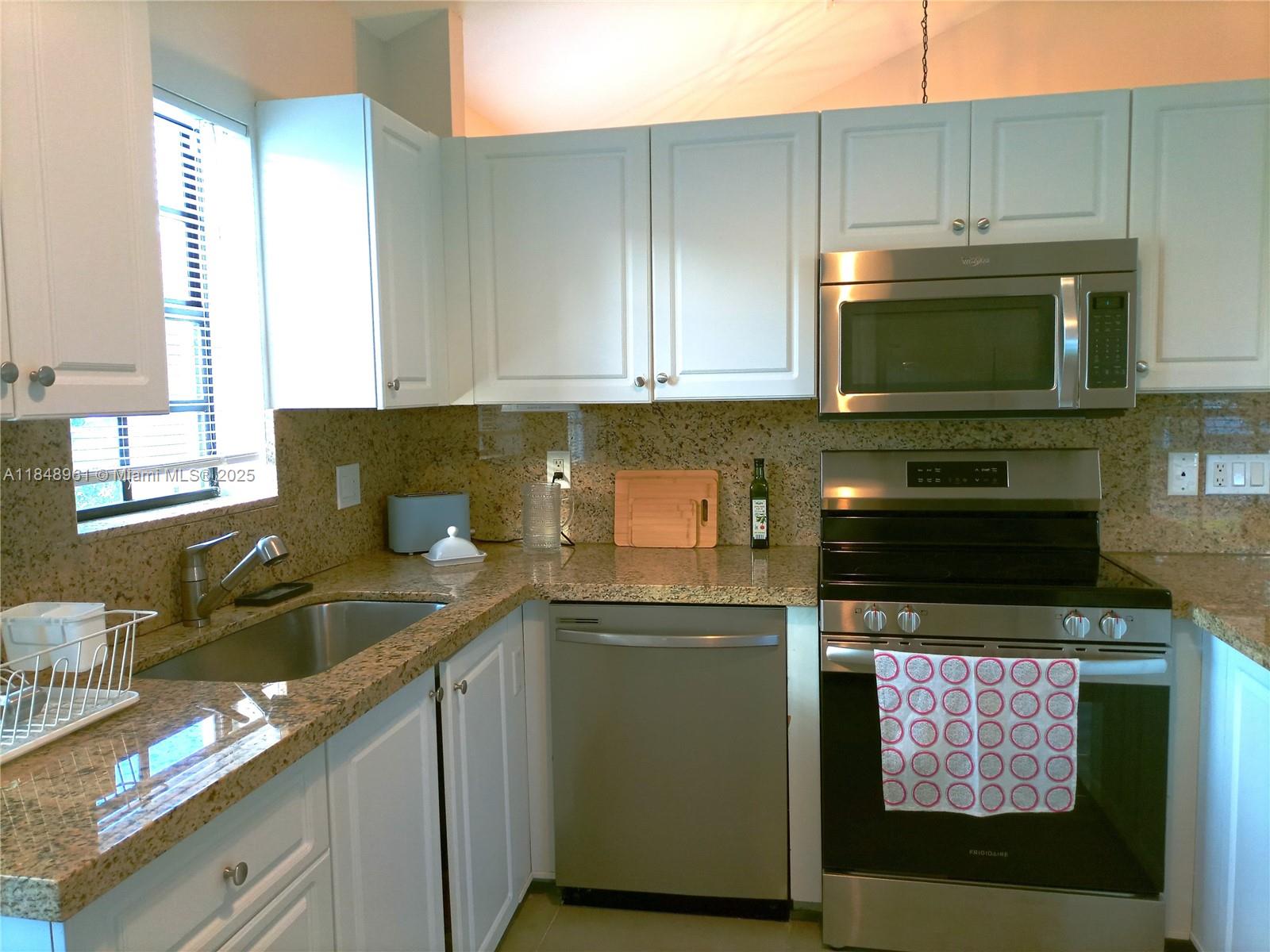 WELLINGTON OF WELLINGTON - Residential Lease