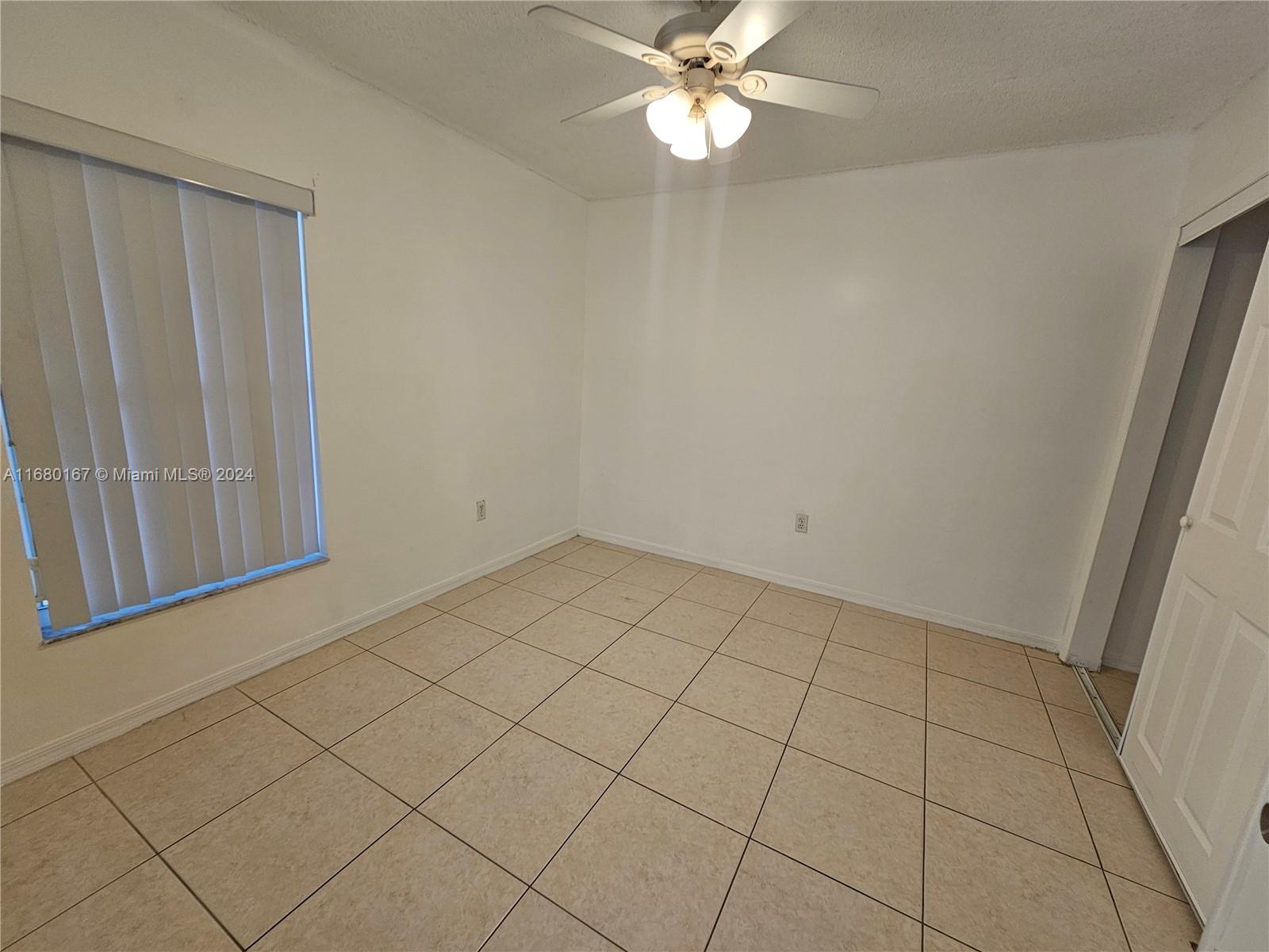 VISTA ALEGRE TOWNHOMES VI - Residential Lease