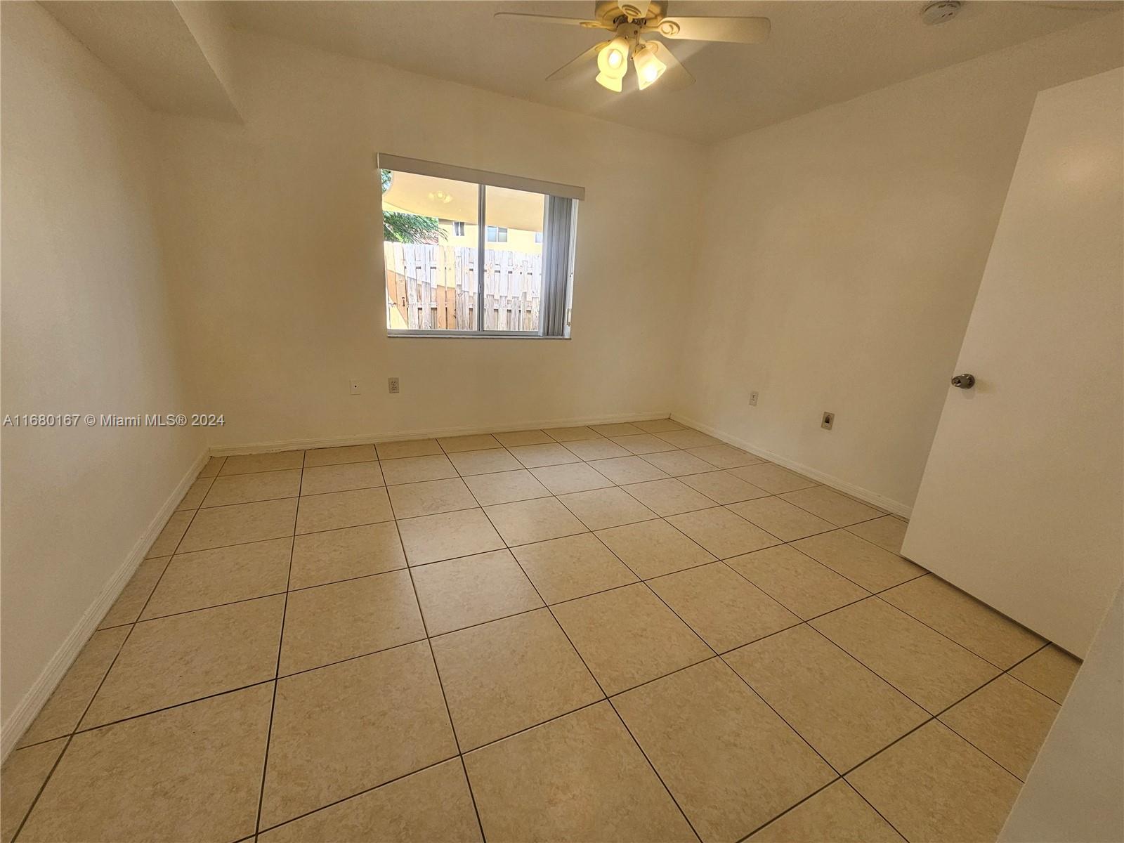 VISTA ALEGRE TOWNHOMES VI - Residential Lease