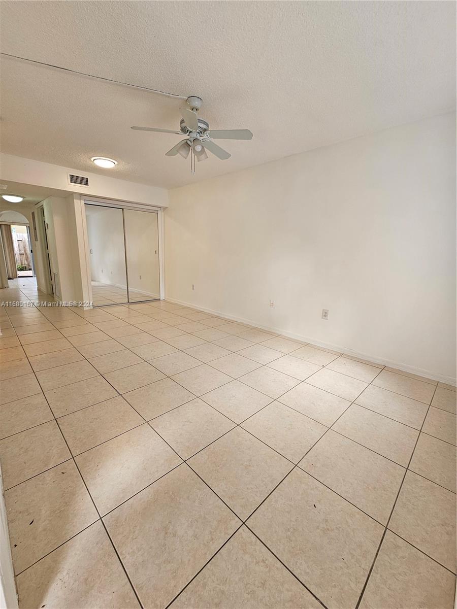VISTA ALEGRE TOWNHOMES VI - Residential Lease