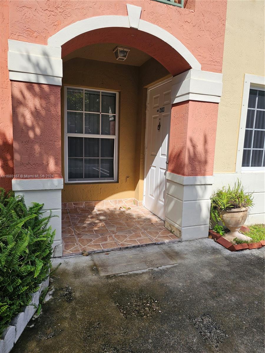 VISTA ALEGRE TOWNHOMES VI - Residential Lease