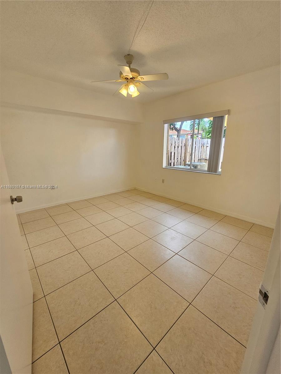 VISTA ALEGRE TOWNHOMES VI - Residential Lease