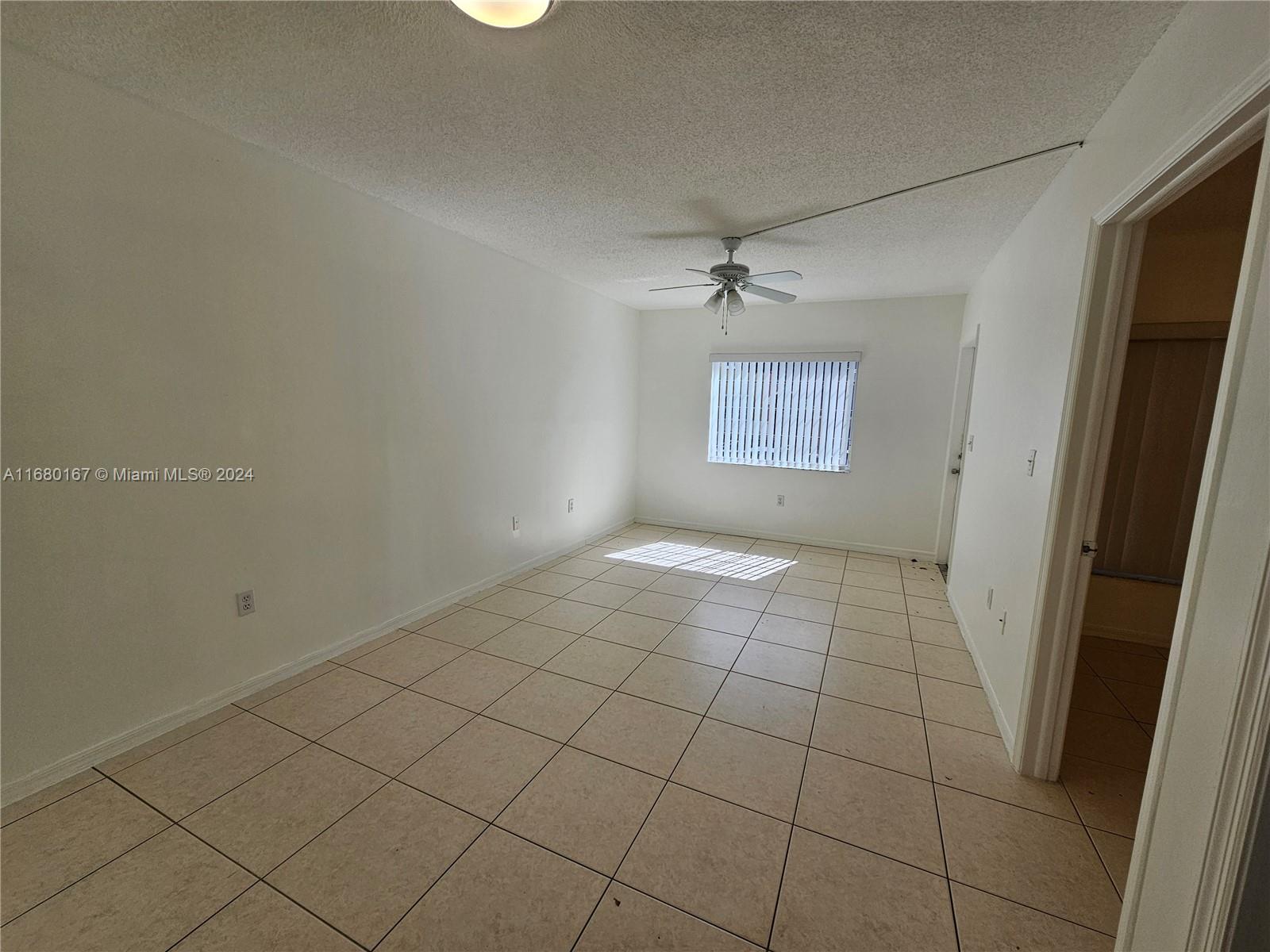VISTA ALEGRE TOWNHOMES VI - Residential Lease