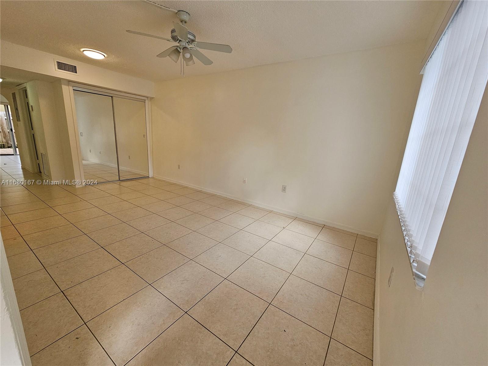 VISTA ALEGRE TOWNHOMES VI - Residential Lease