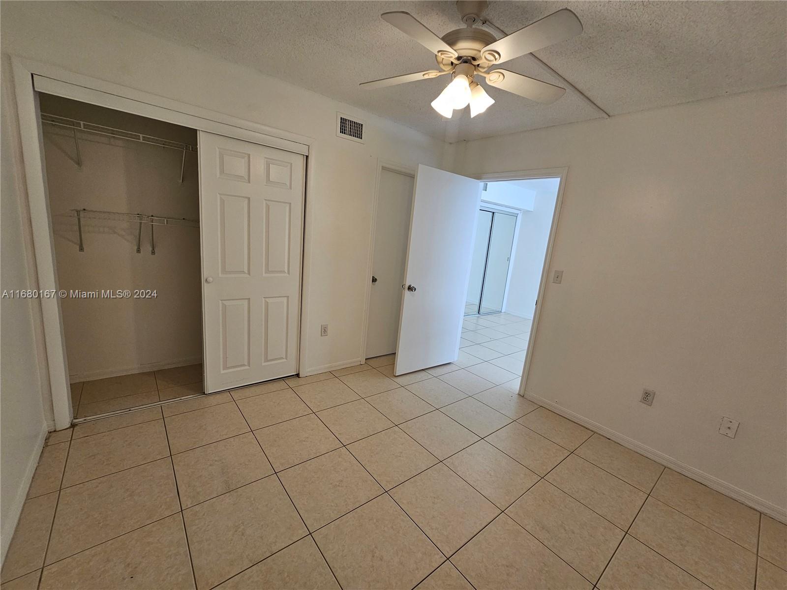 VISTA ALEGRE TOWNHOMES VI - Residential Lease