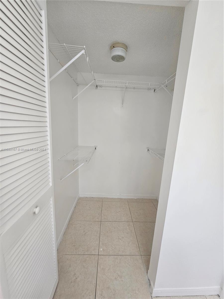 VISTA ALEGRE TOWNHOMES VI - Residential Lease