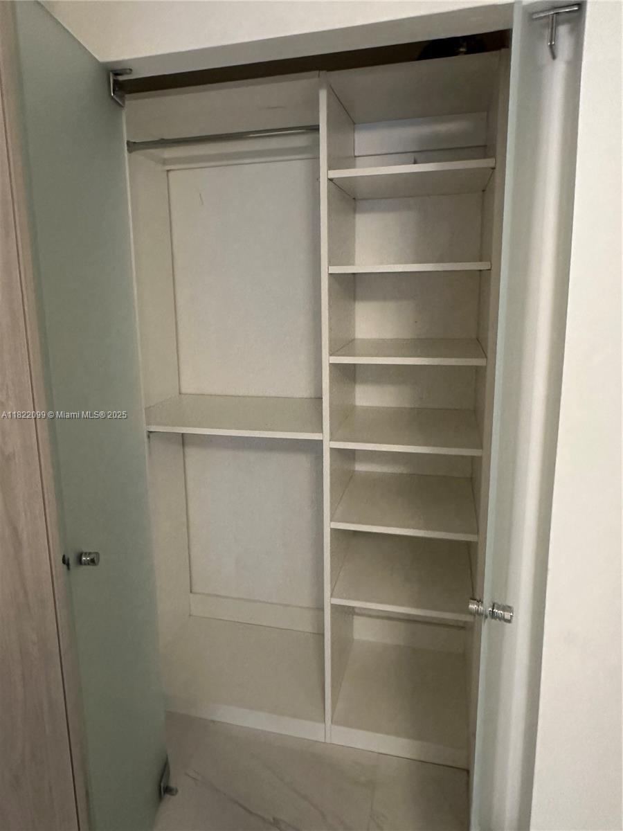 KENDALL WALK - Residential