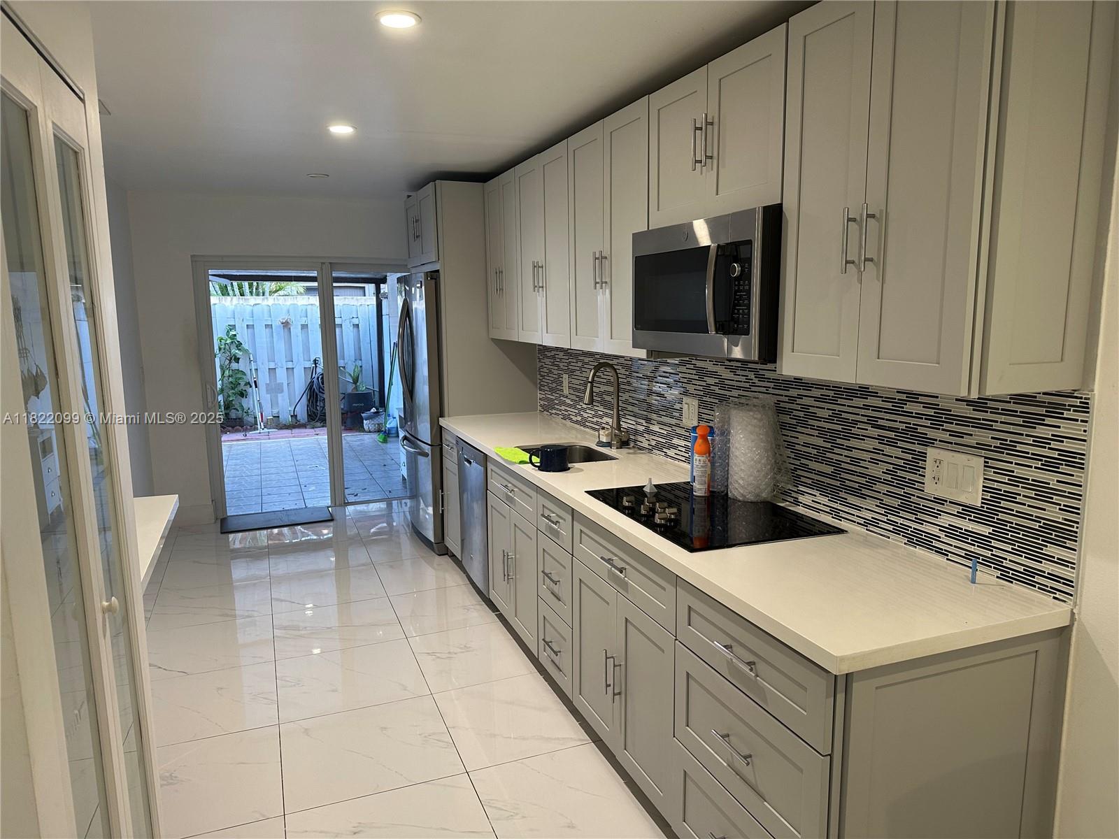 KENDALL WALK - Residential