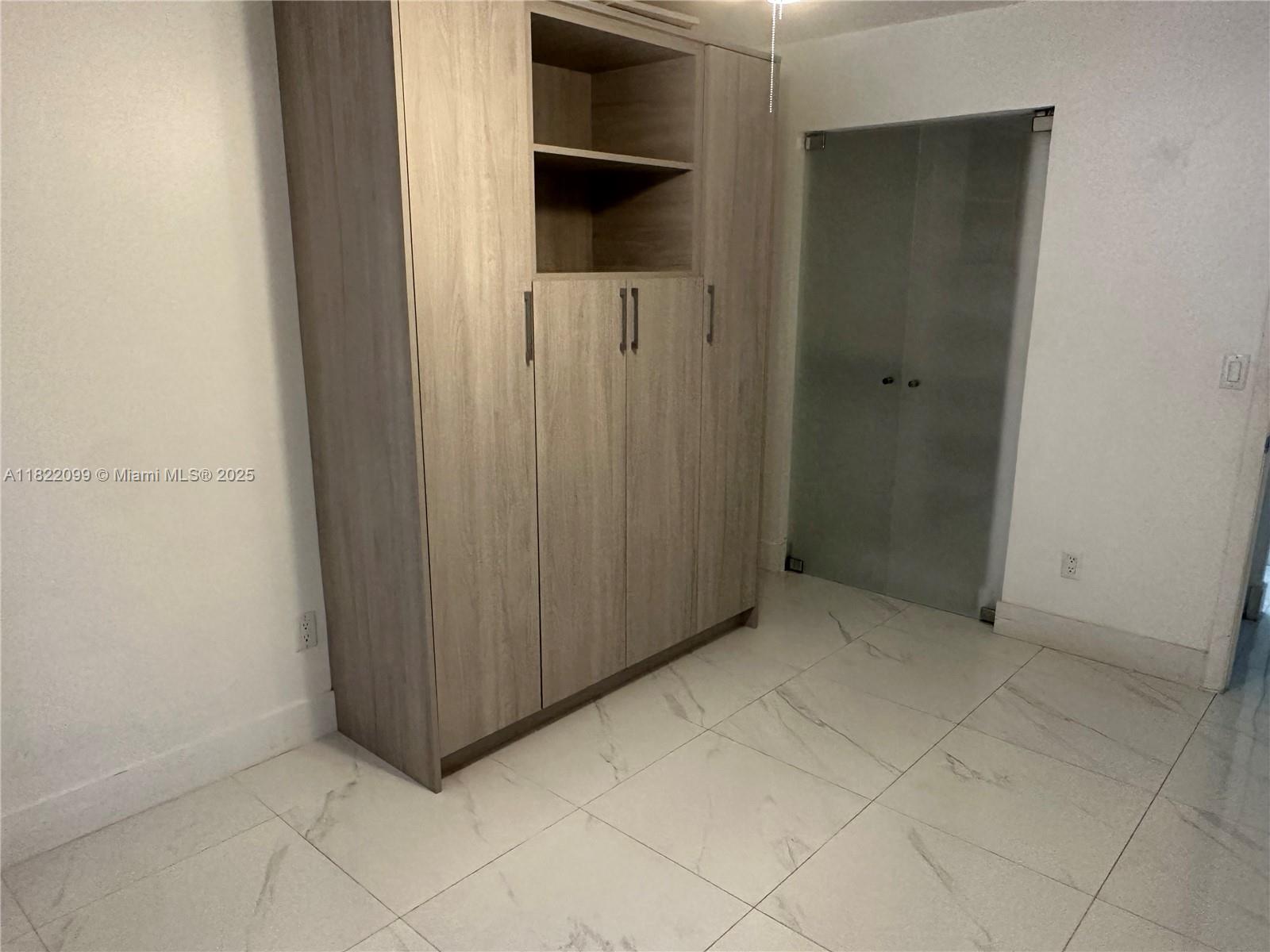 KENDALL WALK - Residential