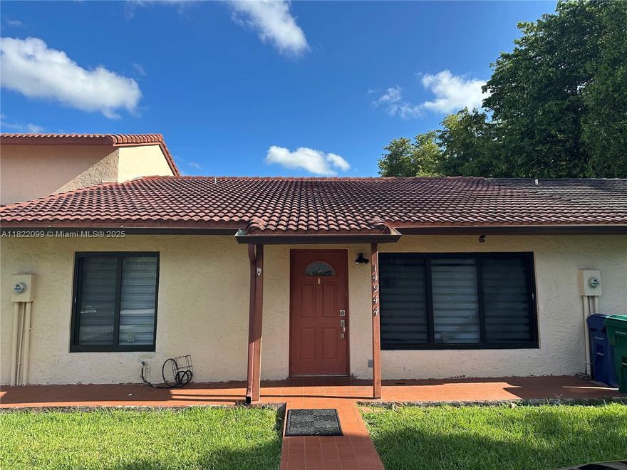 beautiful turnkey townhouse in the heart of west Kendall, close to shopping centers. the townhouse has completely been remodeled with title flooring and bathrooms. the kitchen is beautifully done with stainless steel appliances.