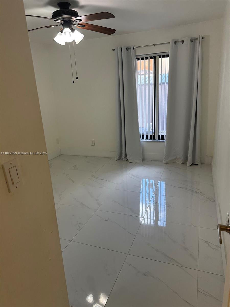 KENDALL WALK - Residential