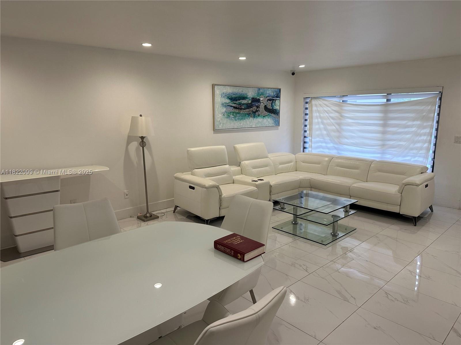 KENDALL WALK - Residential