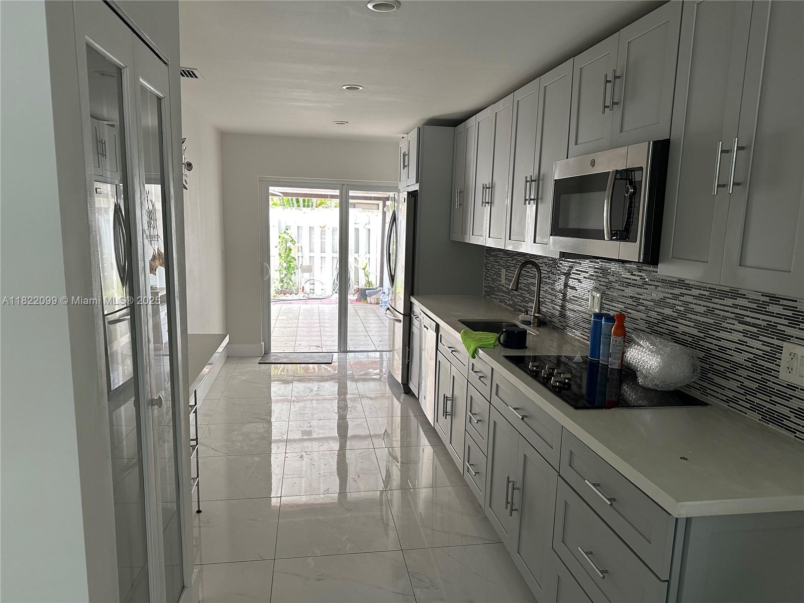 KENDALL WALK - Residential