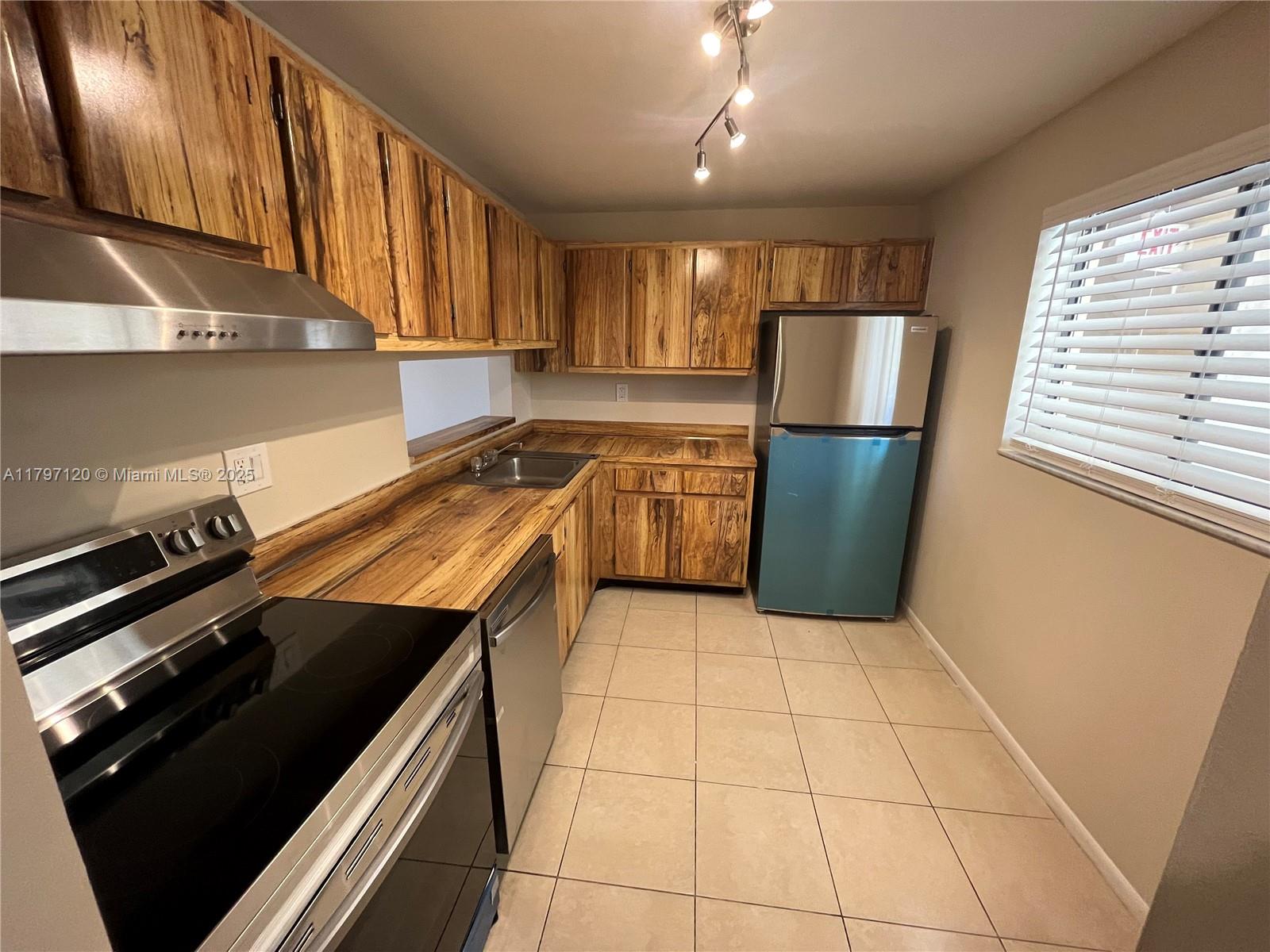 Rental Property at 8005 Sw 107th Ave 213, Miami, Broward County, Florida - Bedrooms: 2 
Bathrooms: 2  - $2,400 MO.