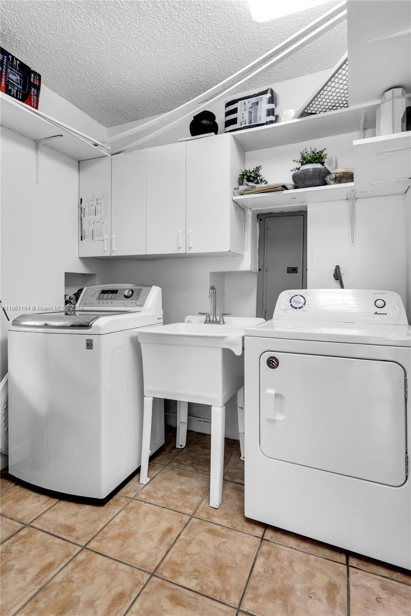 BRICKELL ESTATES - Residential