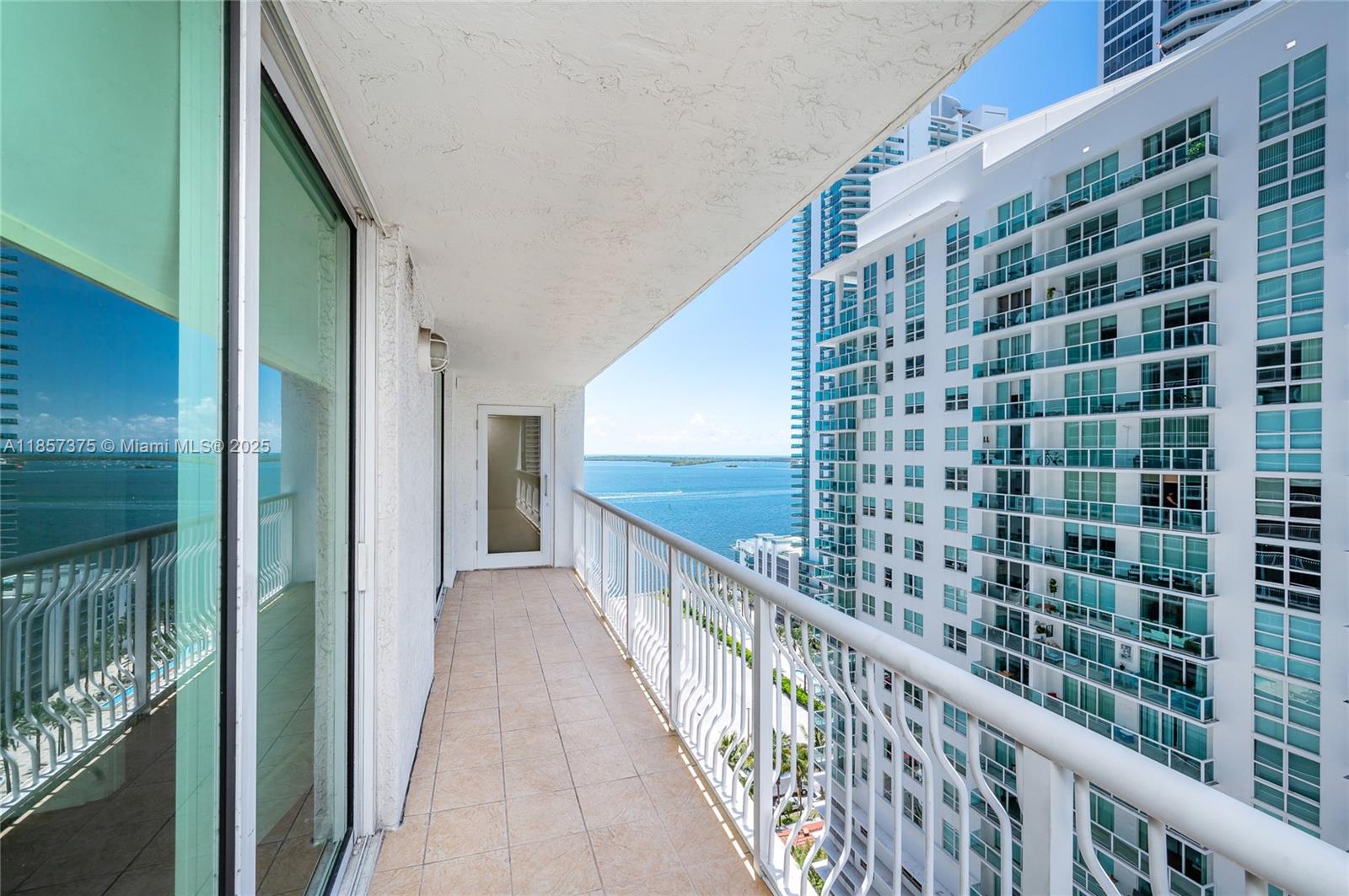 1200 Brickell Bay Dr 2015
