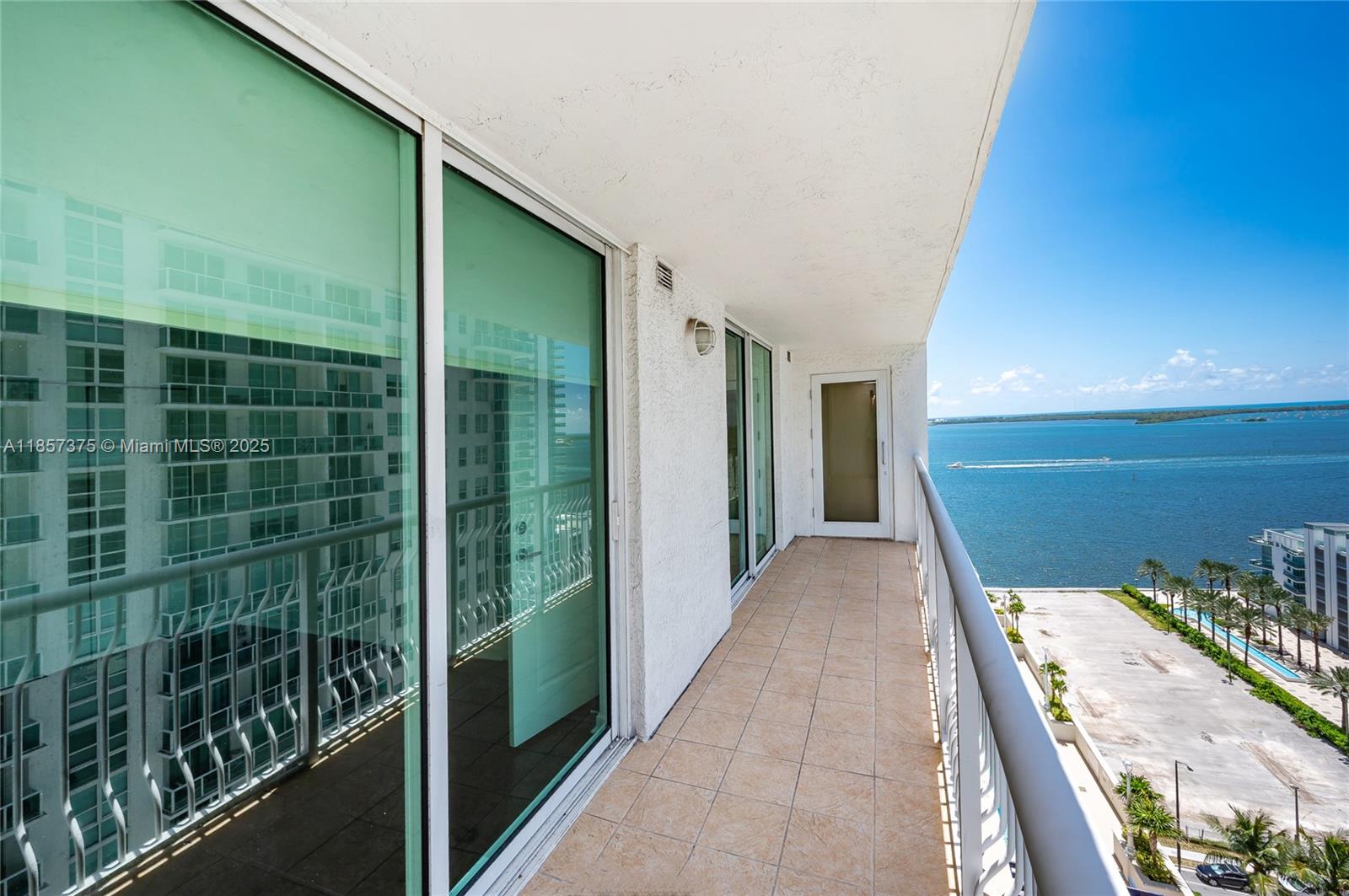 1200 Brickell Bay Dr 2015