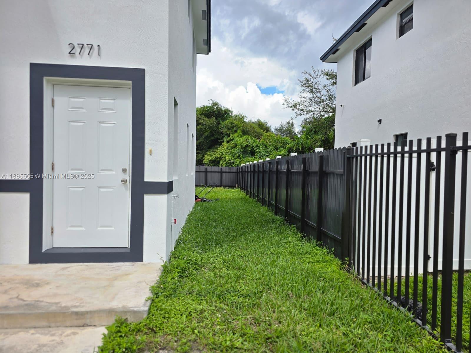 2771 NW 43rd Ter