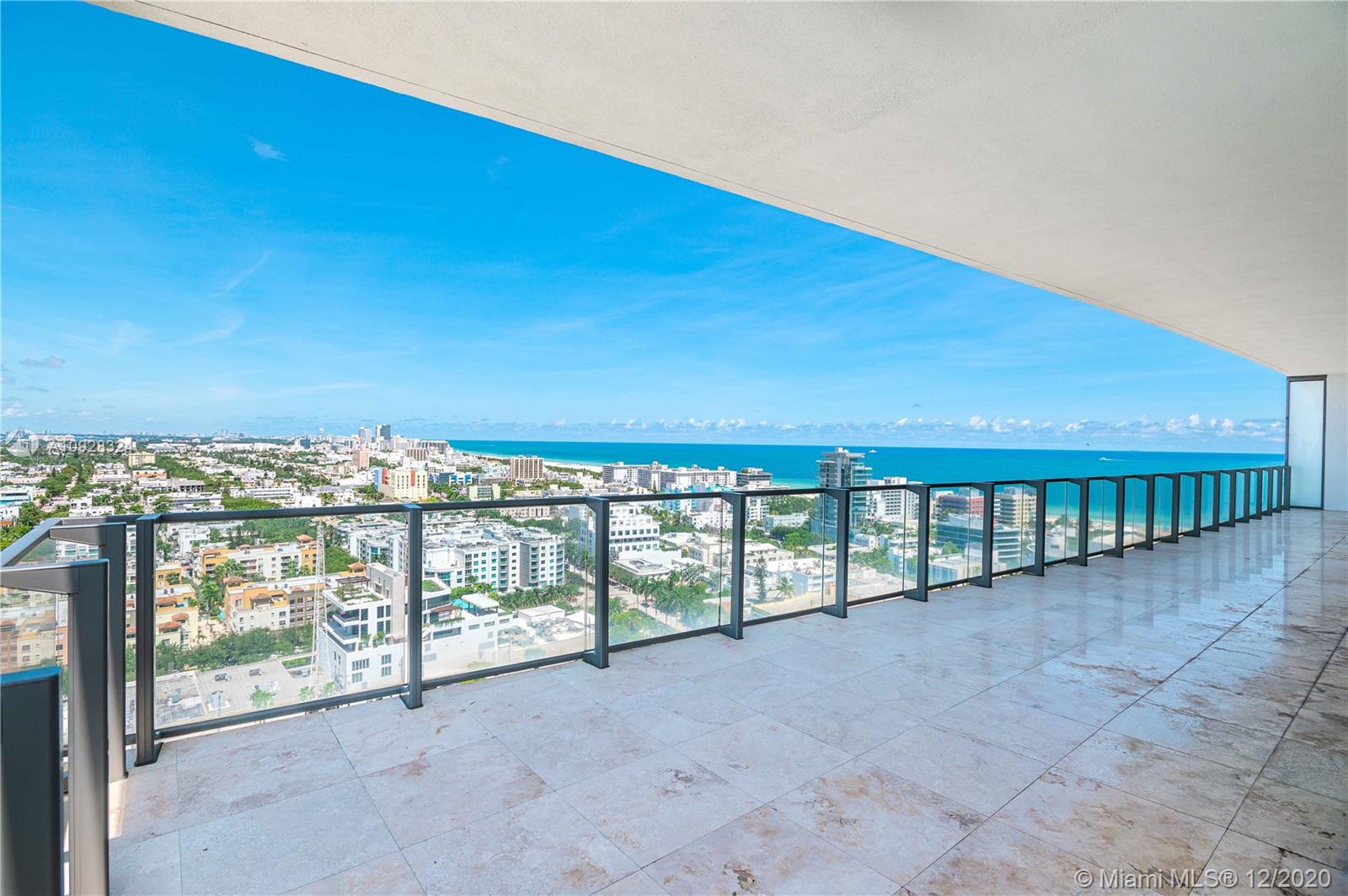 APOGEE CONDO - Residential