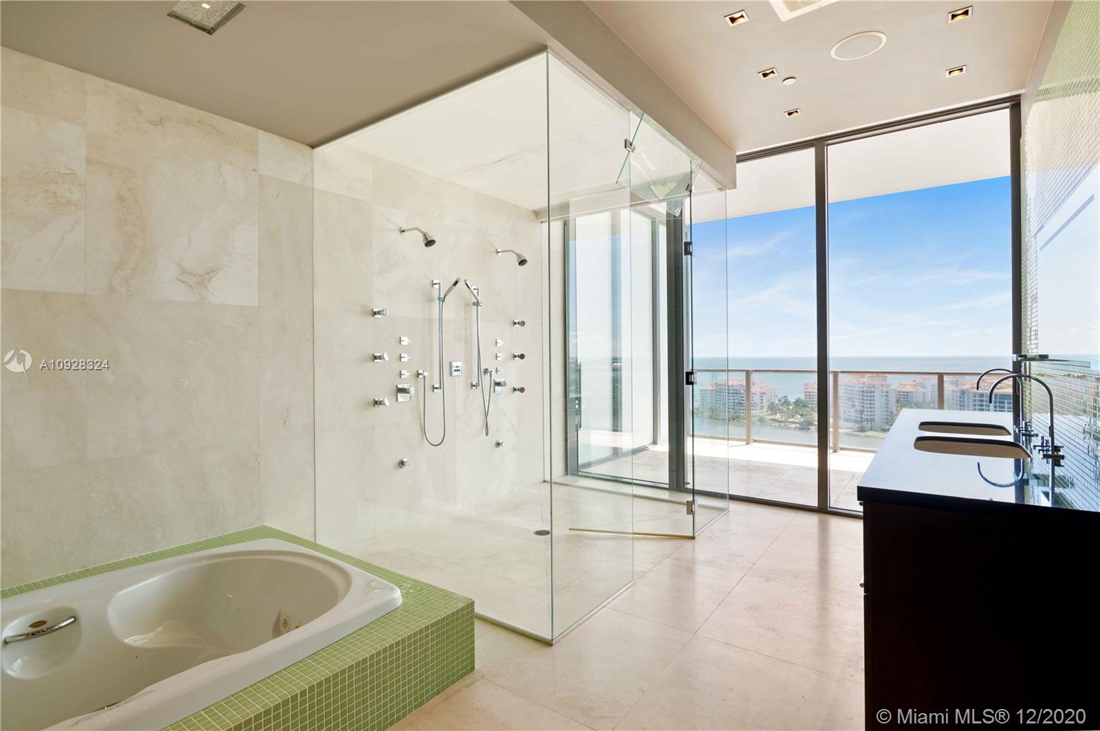 APOGEE CONDO - Residential