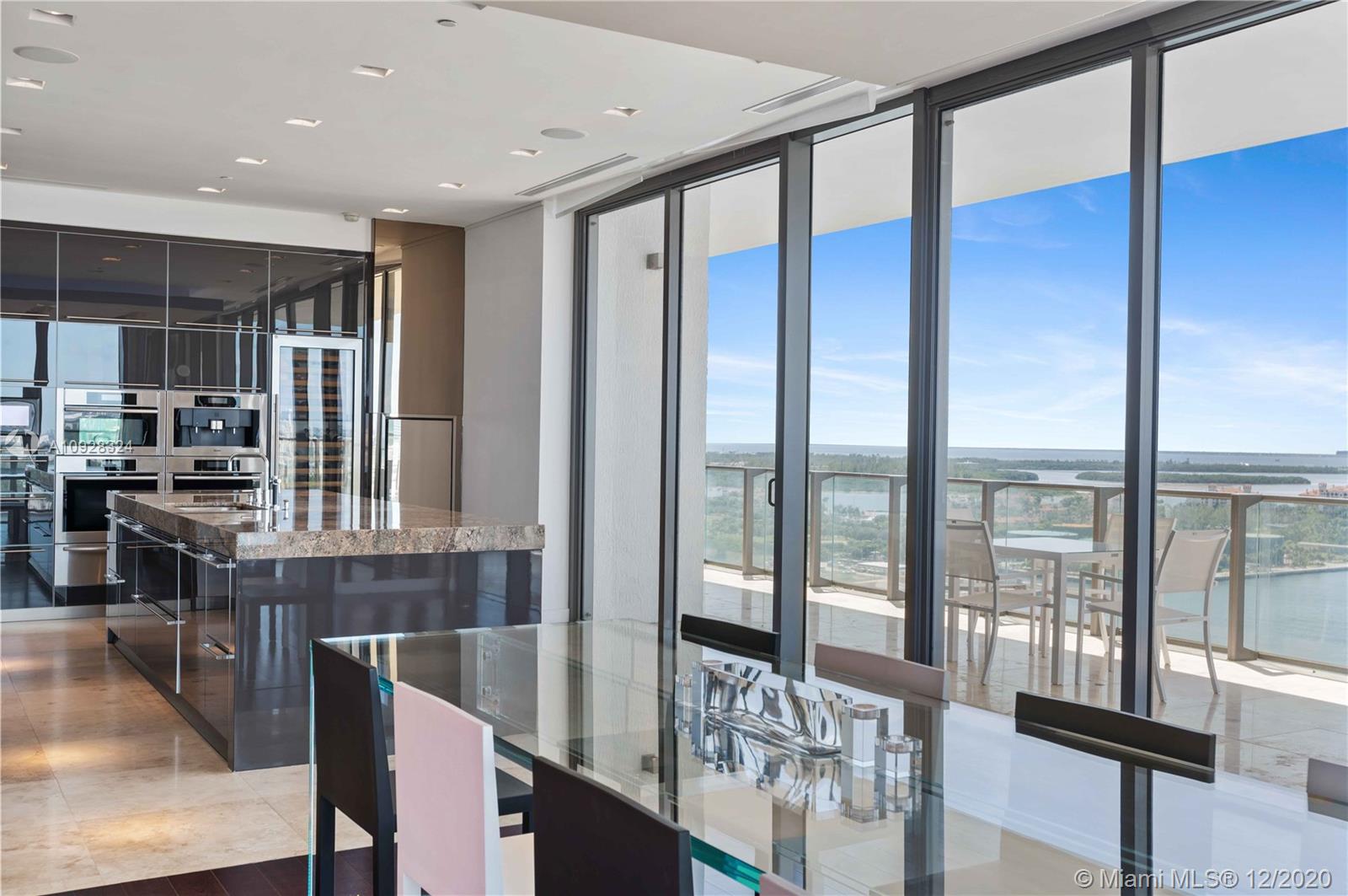 APOGEE CONDO - Residential