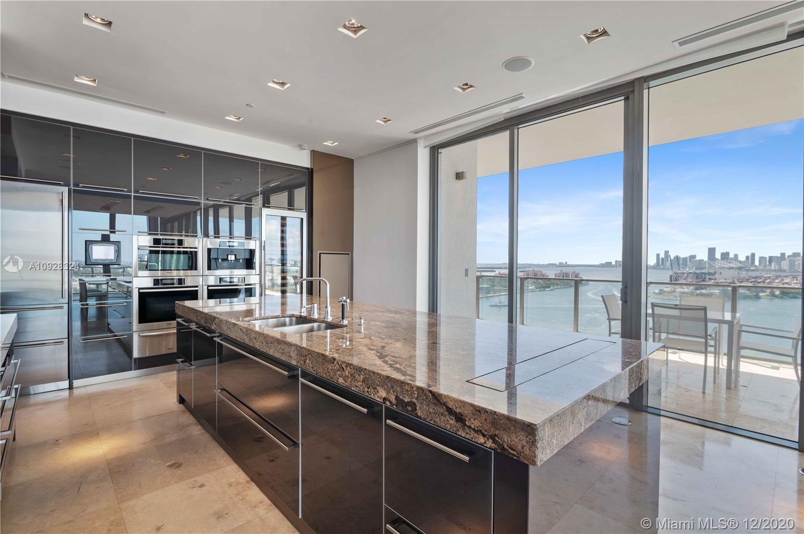 APOGEE CONDO - Residential