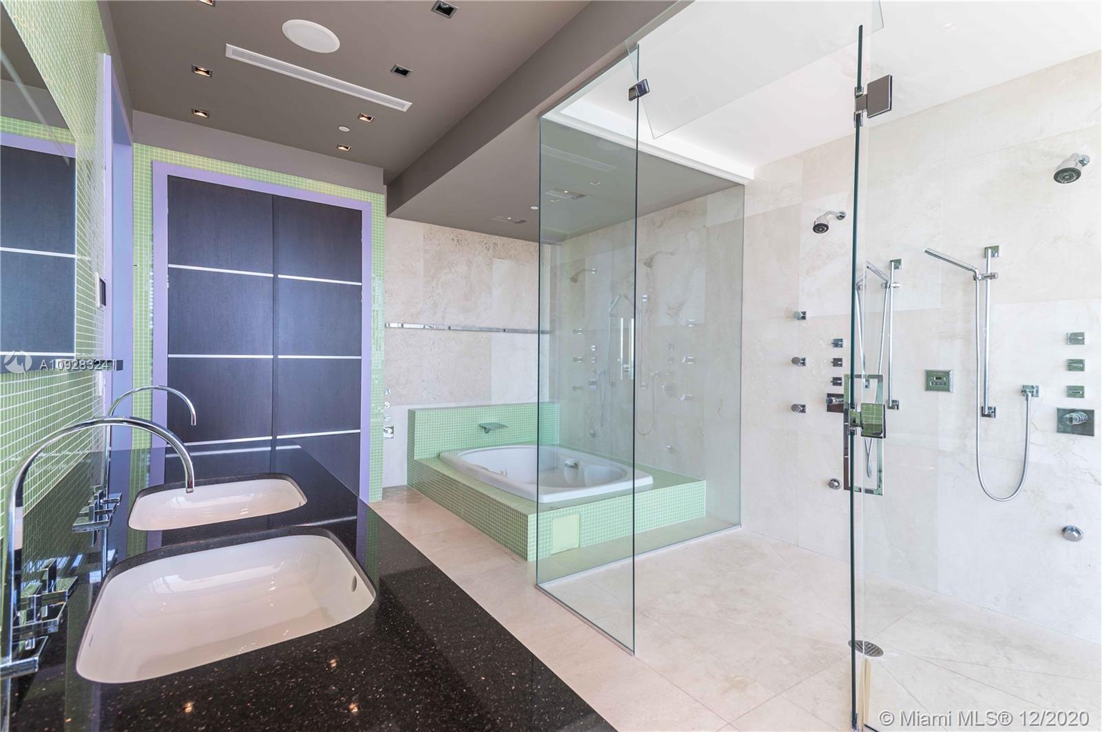 APOGEE CONDO - Residential