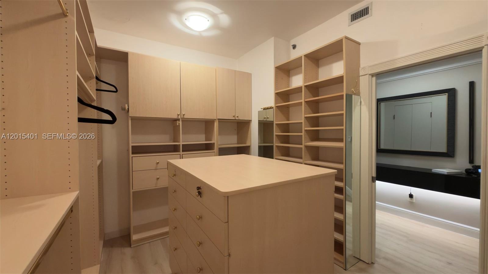 2000 ISL BLVD WILLIAMS IS - Residential Lease
