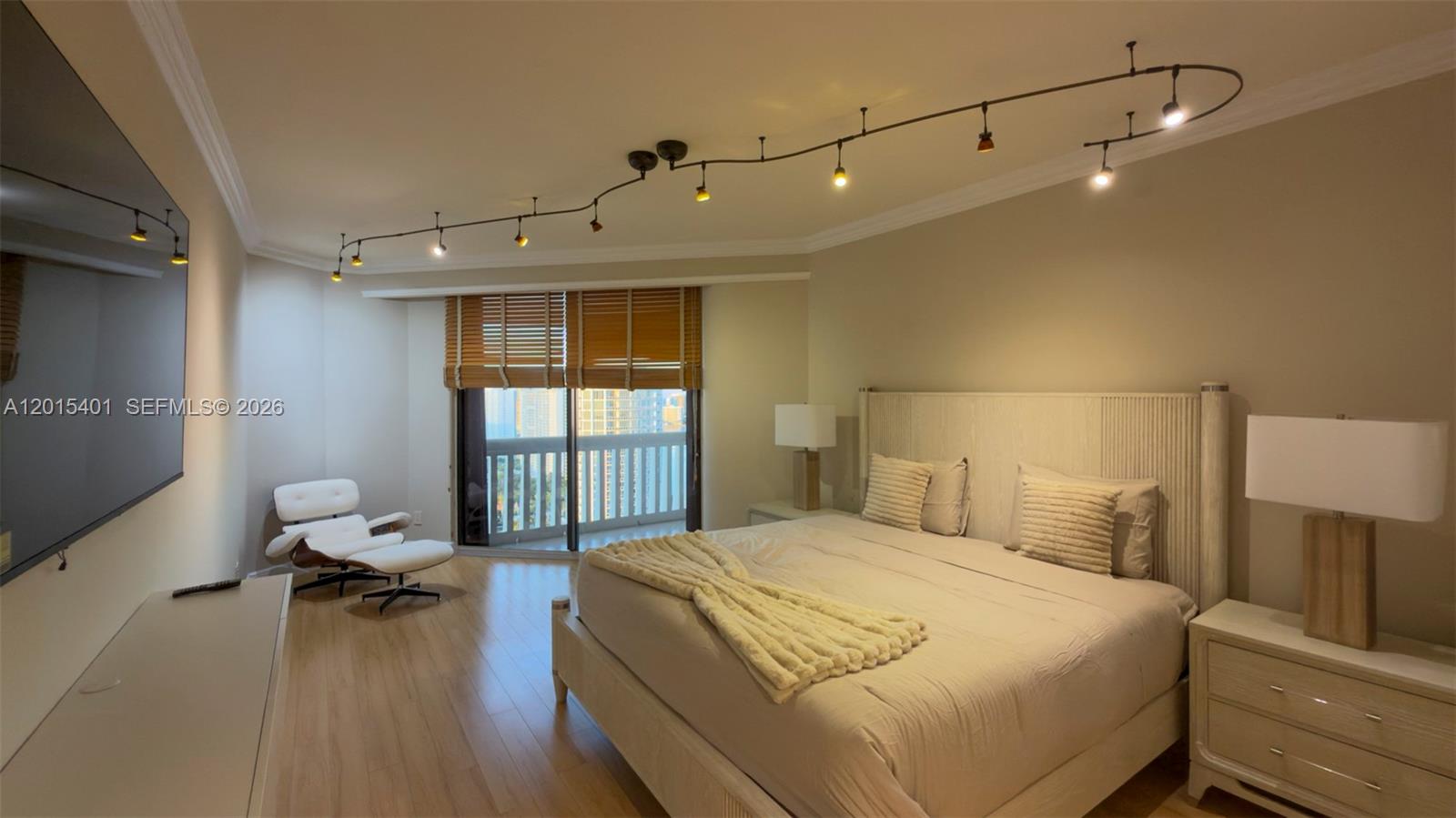 2000 ISL BLVD WILLIAMS IS - Residential Lease