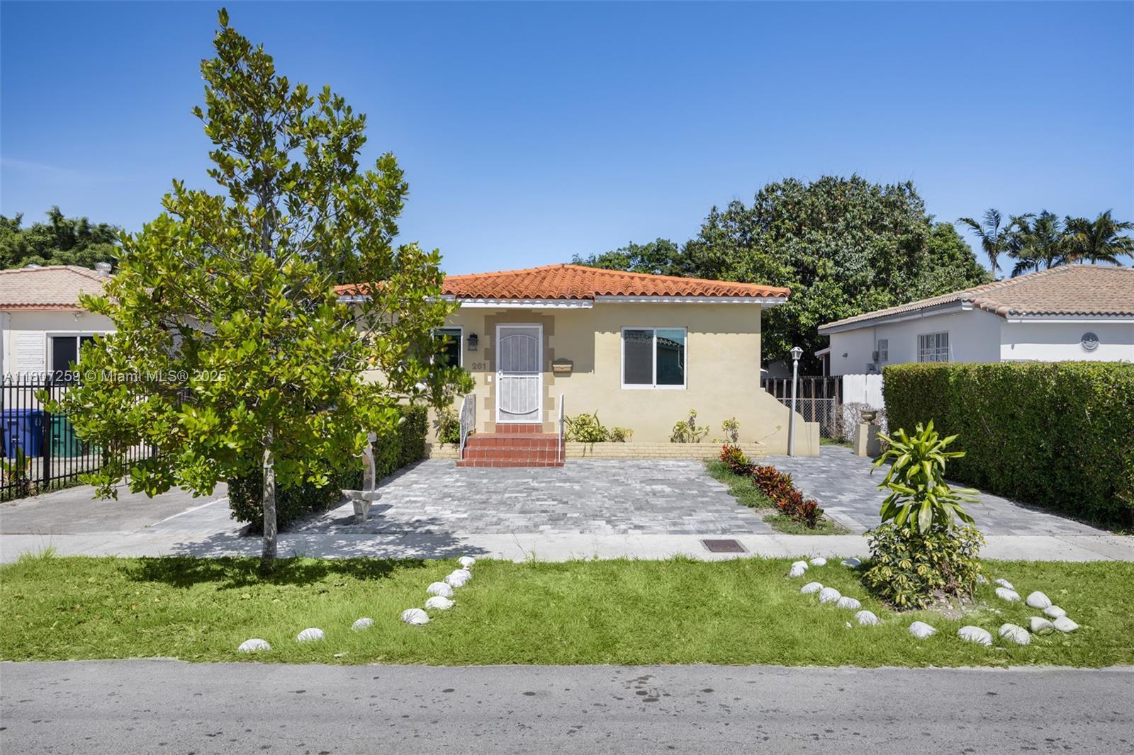 Rental Property at 261 Sw 48th Ct Main, House, Miami, Broward County, Florida - Bedrooms: 3 
Bathrooms: 2  - $3,700 MO.